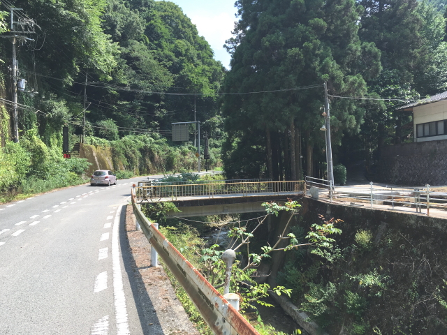 小深の里マス釣場、看板も撤去済み