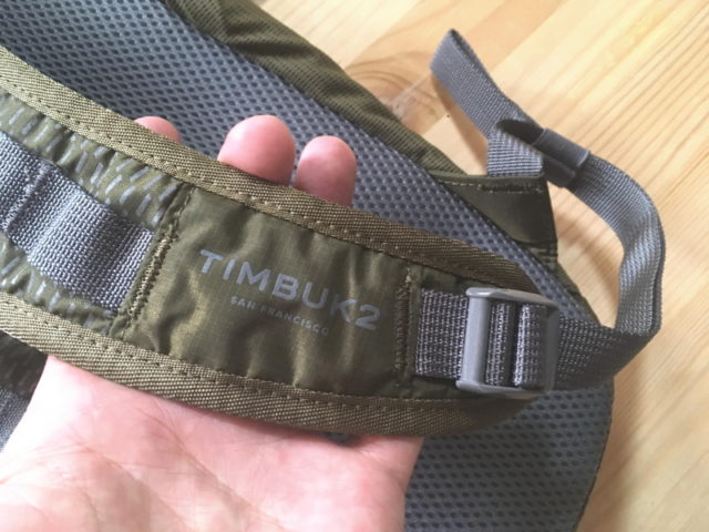 肩ベルトにもTIMBUK2のロゴ