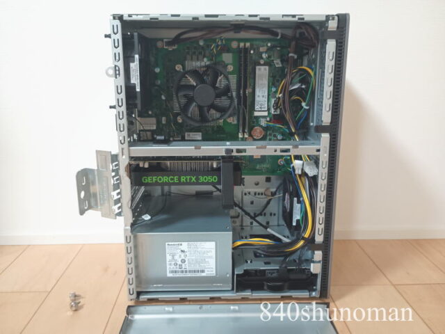 レノボ「LOQ Tower 17IRR9」の中は空洞多し